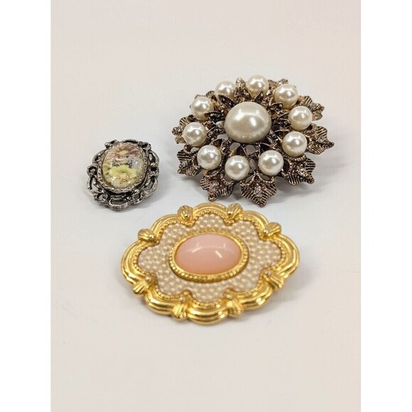 3 Vintage Brooch Avon Victorian Spring Faux Pearl Hand Painted Pin Romantic - Picture 2 of 14
